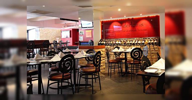 Снимок Tenderloins Bar and Grill, Бангкок