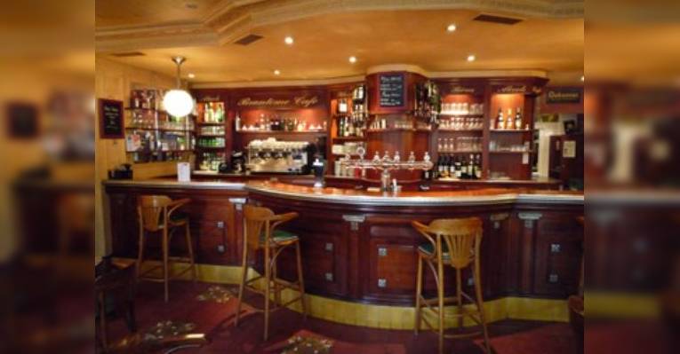 Снимок Le Brant?me Caf? & Restaurant, Курбевуа