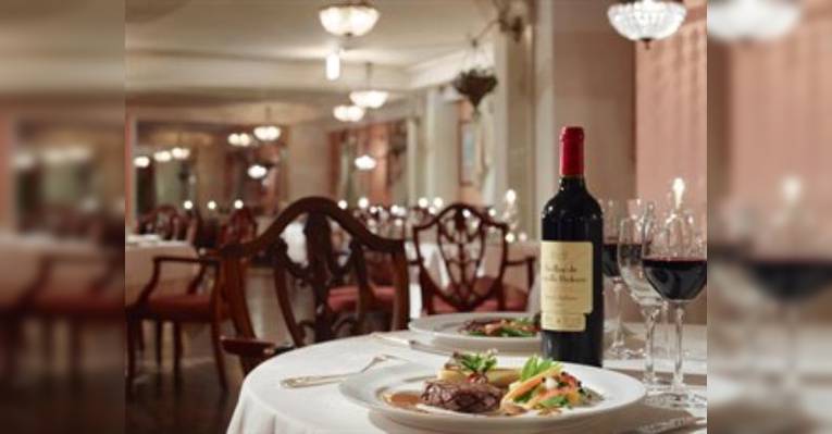 Снимок Restaurant on the Canal Park, Нагасаки