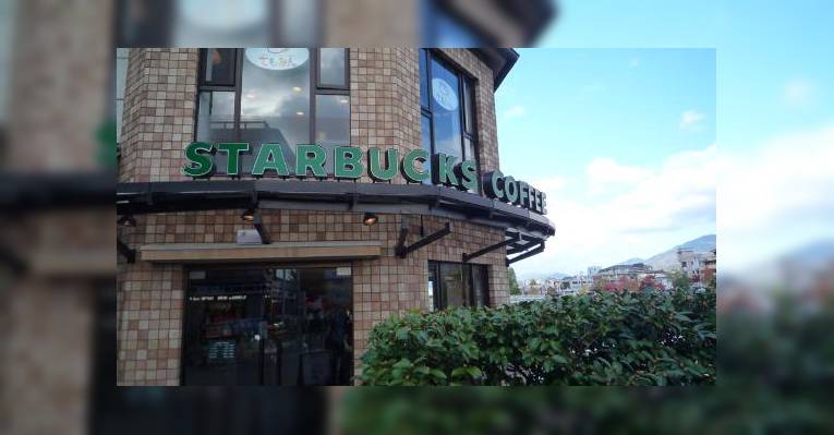 Снимок Starbucks Kyoto Sanjo-ohashi Shop, Киото