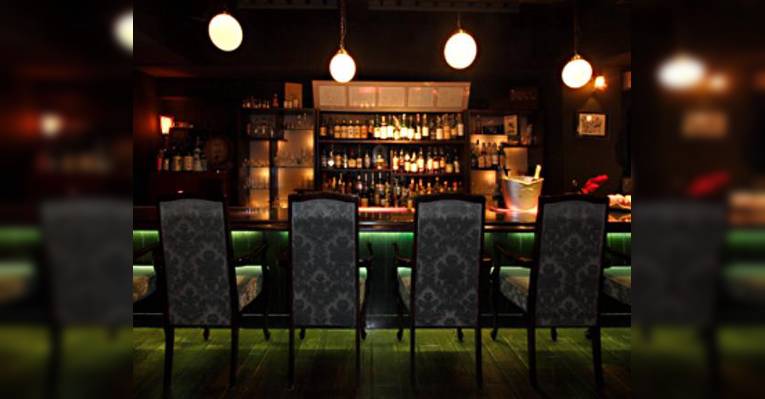 Снимок itten BAR, Тосима