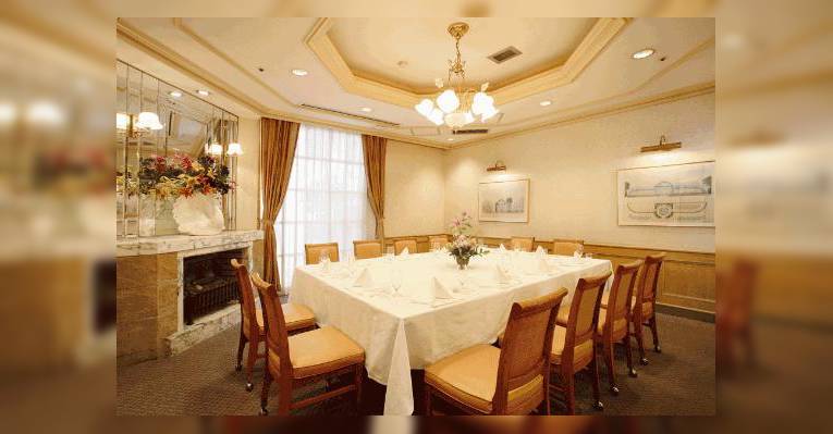 Снимок Tottori Washinton Hotel Plaza China Table, Тоттори