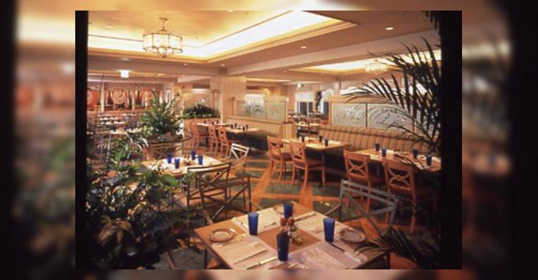 Снимок Yokohama Bay Sheraton Hotel and Towers Cafe Compas, Иокогама