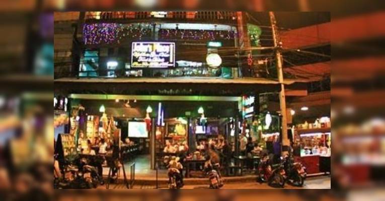Снимок John's Place Sports Bar and Restaurant, Чиангмай
