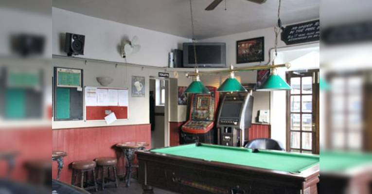 Снимок The Fox and Hounds, Thurston