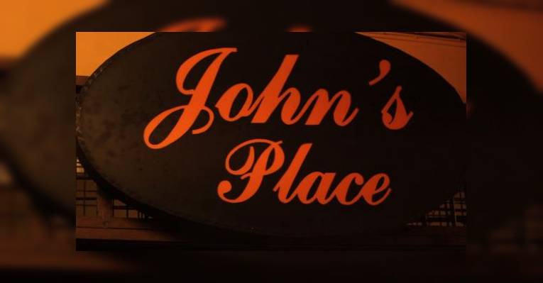 Снимок John's Place, Кучинг