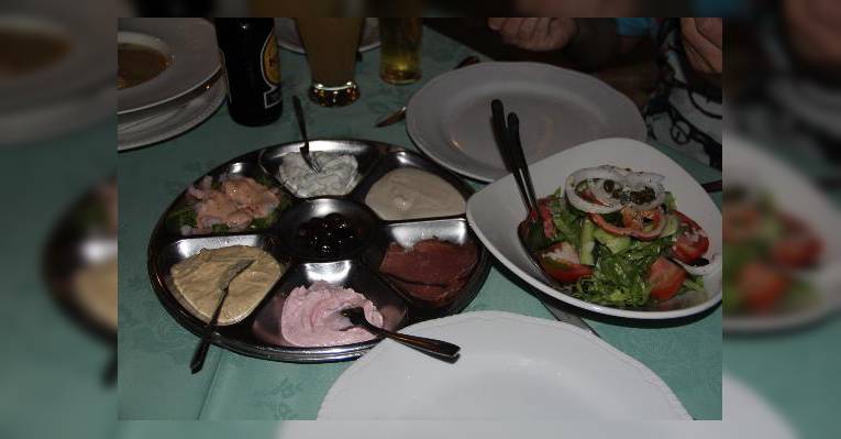 Мясное мезе (первая подача соусов)
