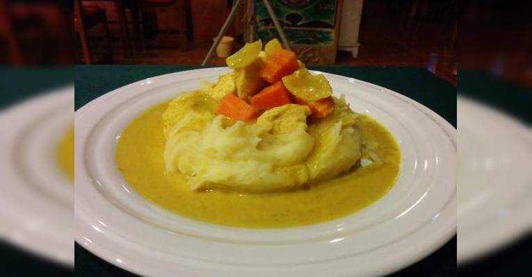 курица в желтом карри (порция тоже большая!)
