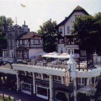 Le Village Suisse