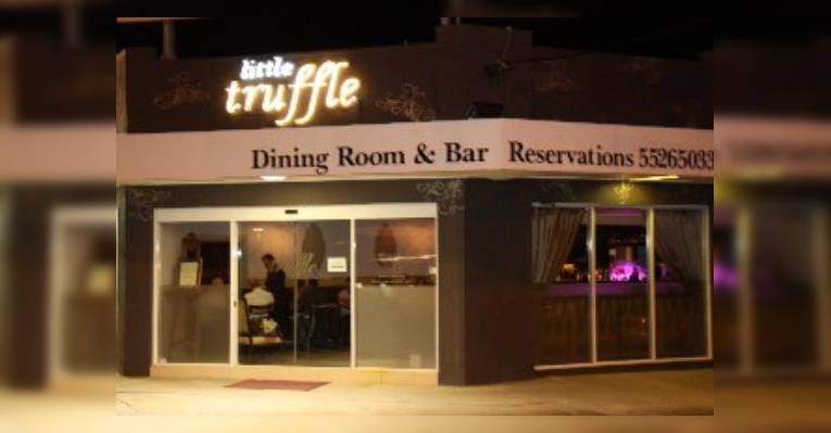 Снимок Little Truffle Dining Room & Bar, Mermaid Beach
