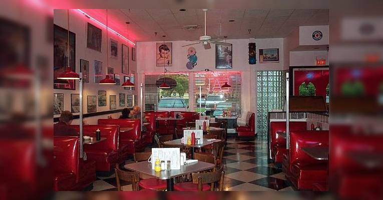 Снимок Nick's 50's Diner, Уэст-Палм-Бич