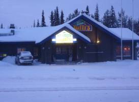 Jullis Bar and Restaurant