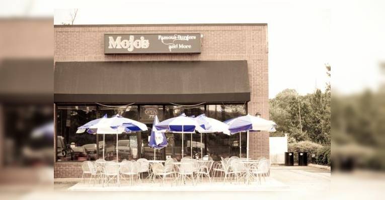 Снимок Mojo's Famous Burgers, Гринвилл