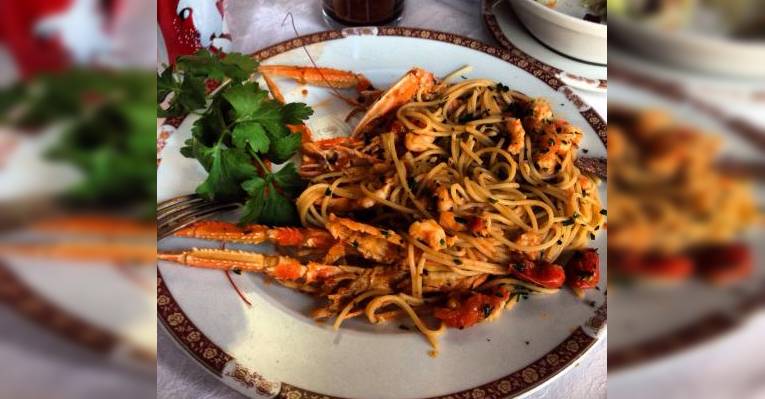 Вкуснейшая паста с омаром, свежими помидорами просто пальчики оближешь