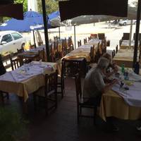 De la Plaza Pena y restaurante