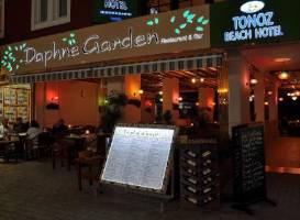 Tonoz's Garden Restaurant & Bar