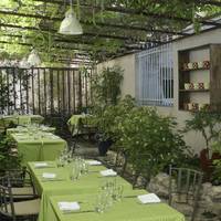 Le Garde Manger