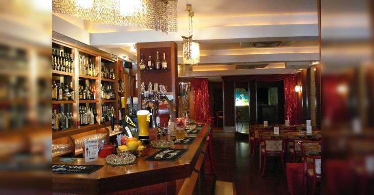 Снимок The Bull Bar and Restaurant, Лус