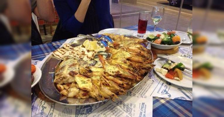 Самая большая тарелка с морепродуктами