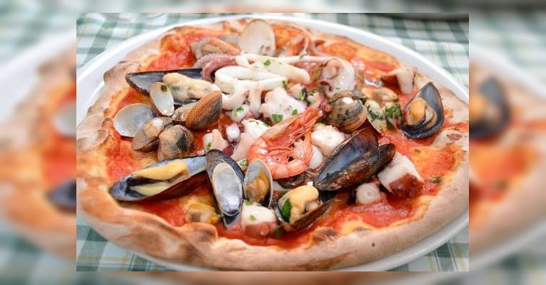 Pizza con frutti di mare Пицца с морепродуктами