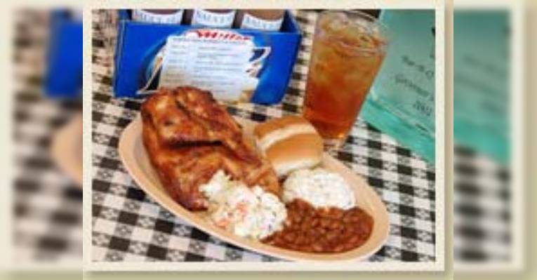 Снимок Whole Hog Cafe, Альбукерке
