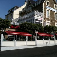 Le Cafe Rouge