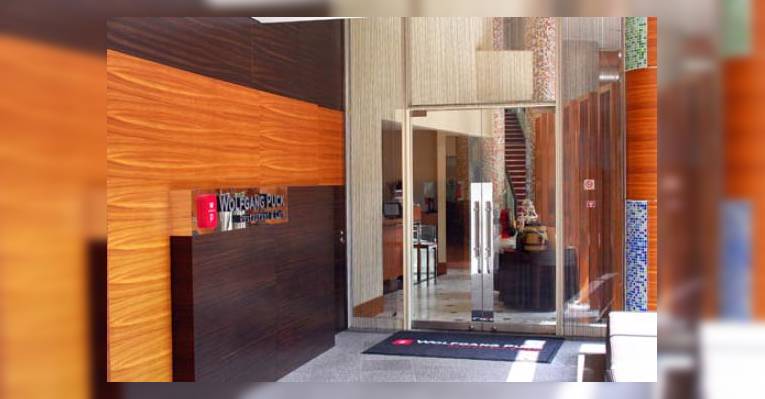 Снимок Wolfgang Puck Cafe Aichi Arts Center, Нагоя