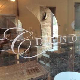 Degusto Enoteca con Cucinea