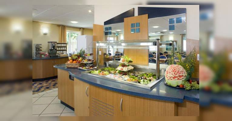 Снимок Harbledowns at Holiday Inn Express Canterbury, Аппер-Харблдаун