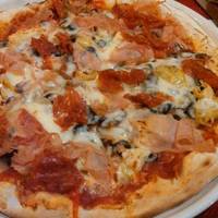 Luna Rossa Winery & Pizzeria