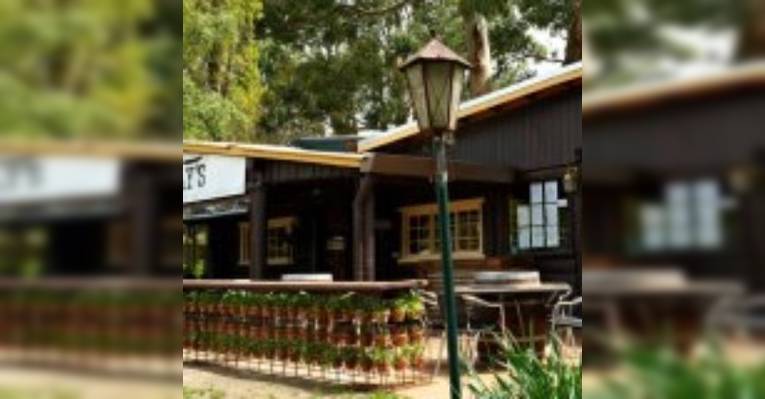 Снимок Kelly's Bar and Kitchen, Olinda