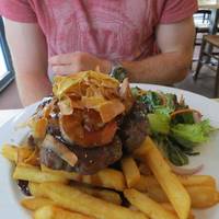 Summer Sands Lounge and Dining