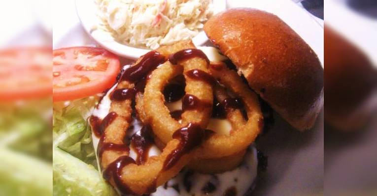 Снимок Oasis Family Restaurant, Three Rivers