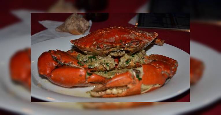 Перед ужином этот краб был весьма агрессивен. Нежнейшее мясо!
