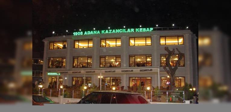 Снимок Tarihi Adana Kazancilar Kebapcisi, Адана