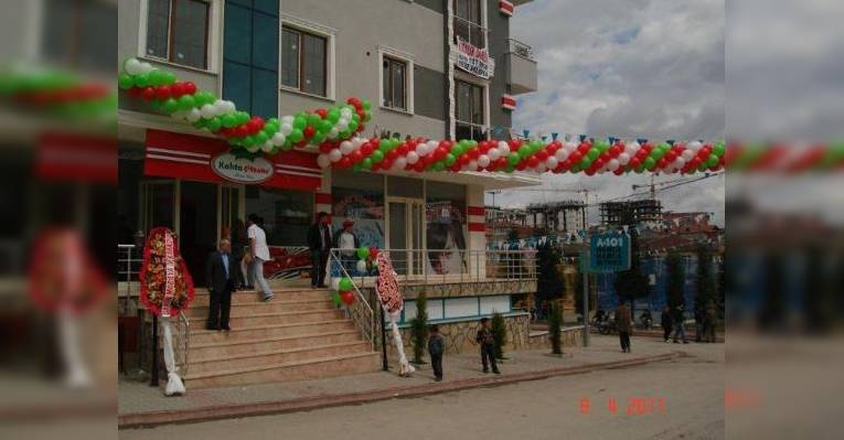 Снимок Kahta Cig Koftecisi Bilal Usta, Стамбул
