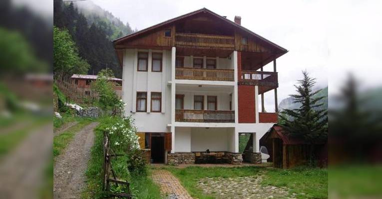 Снимок Kayalar Aile Pansiyonu & Restaurant, Трабзон