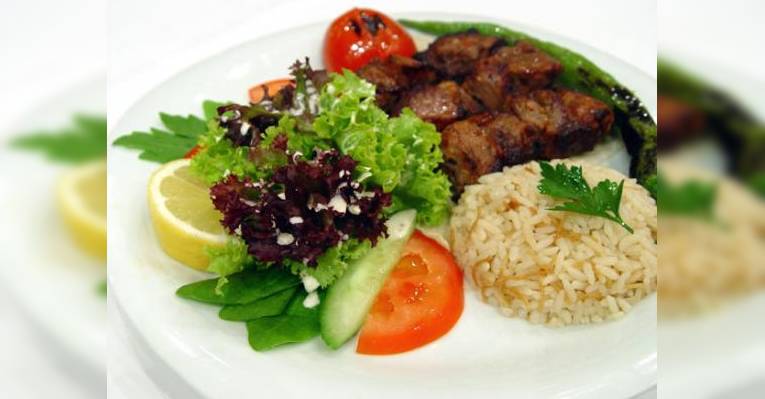 Снимок Hayatoglu Kebap Lahmacun ve Pide Salonu, Стамбул