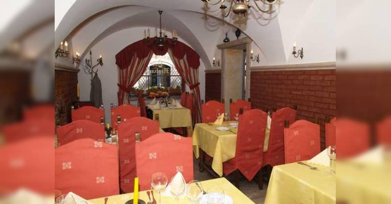 Снимок Restauracja Pod Herbami, Варшава