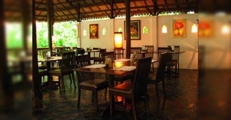 Снимок Open-Air Restaurant at Fern Resort, Мае-Хонг-Сон