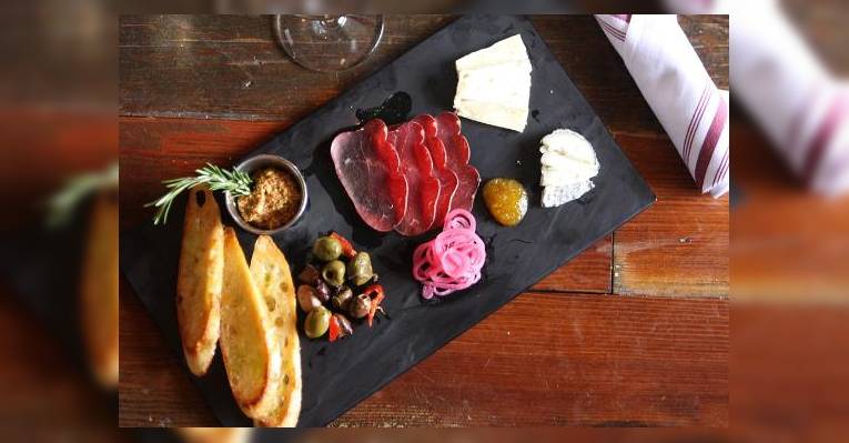 Изображение Century House Tavern, Woodstock
