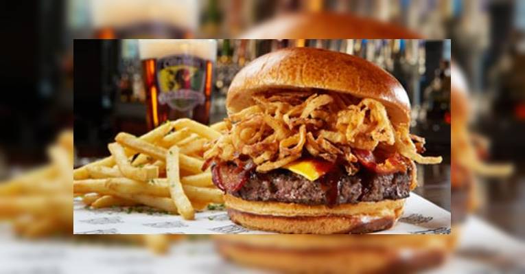 Снимок Tilted Kilt Pub & Eatery, Raleigh