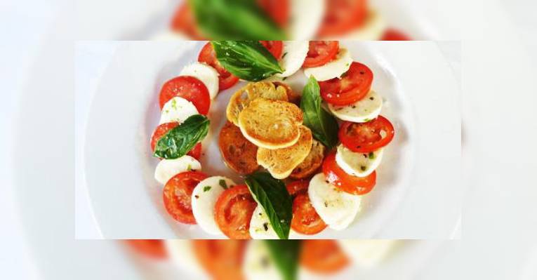 Снимок 1 Two 3 Mediterranean Dining, Бродбич