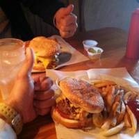 Winnie's Tavern