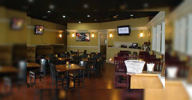 Снимок The Corner Tavern & Grill, Cary