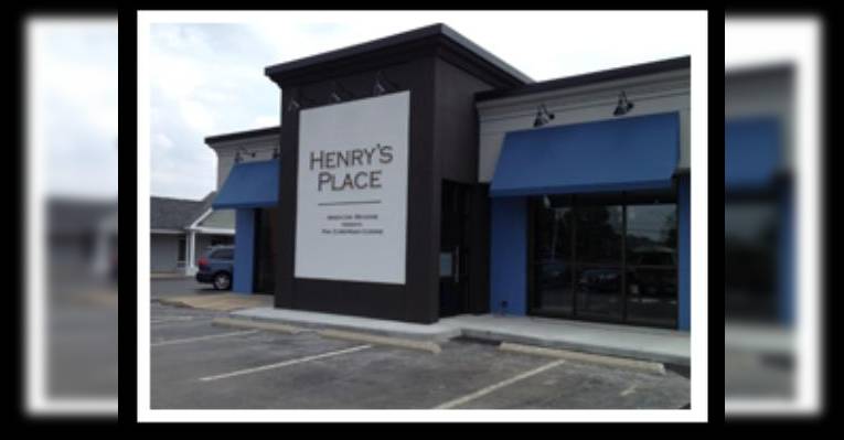 Снимок Henry's Place Restaurant, Луисвилл