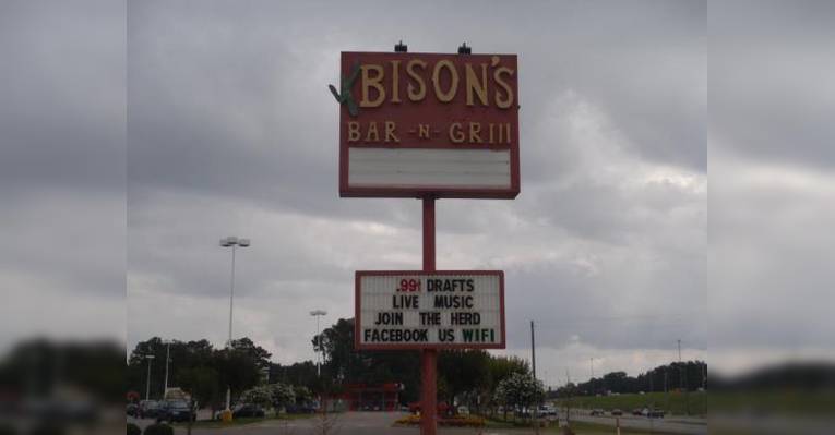 Изображение Bison's Bar & Grill, Madison