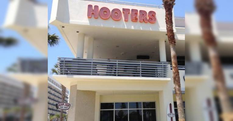 Снимок Hooters of Clearwater Beach, Клируотер