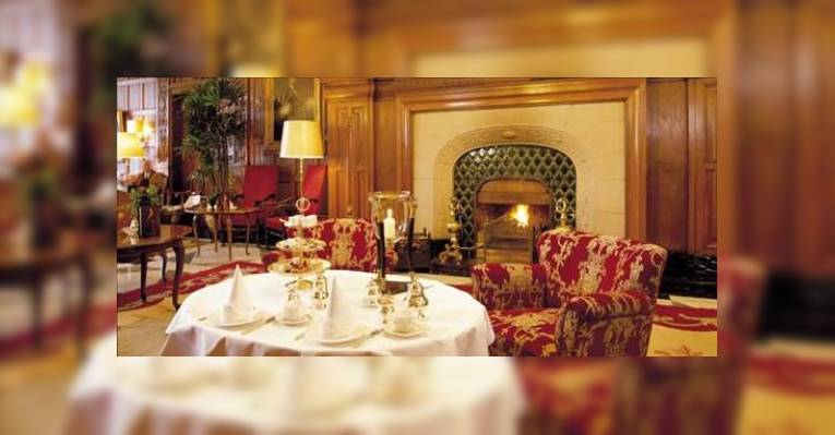 Снимок Wohnhalle im Fairmont Vier Jahreszeiten Hotel, Гамбург