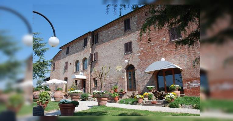 Снимок Pizzeria-Trattoria Napoli del'Albergo la Foresteria, Беттолле